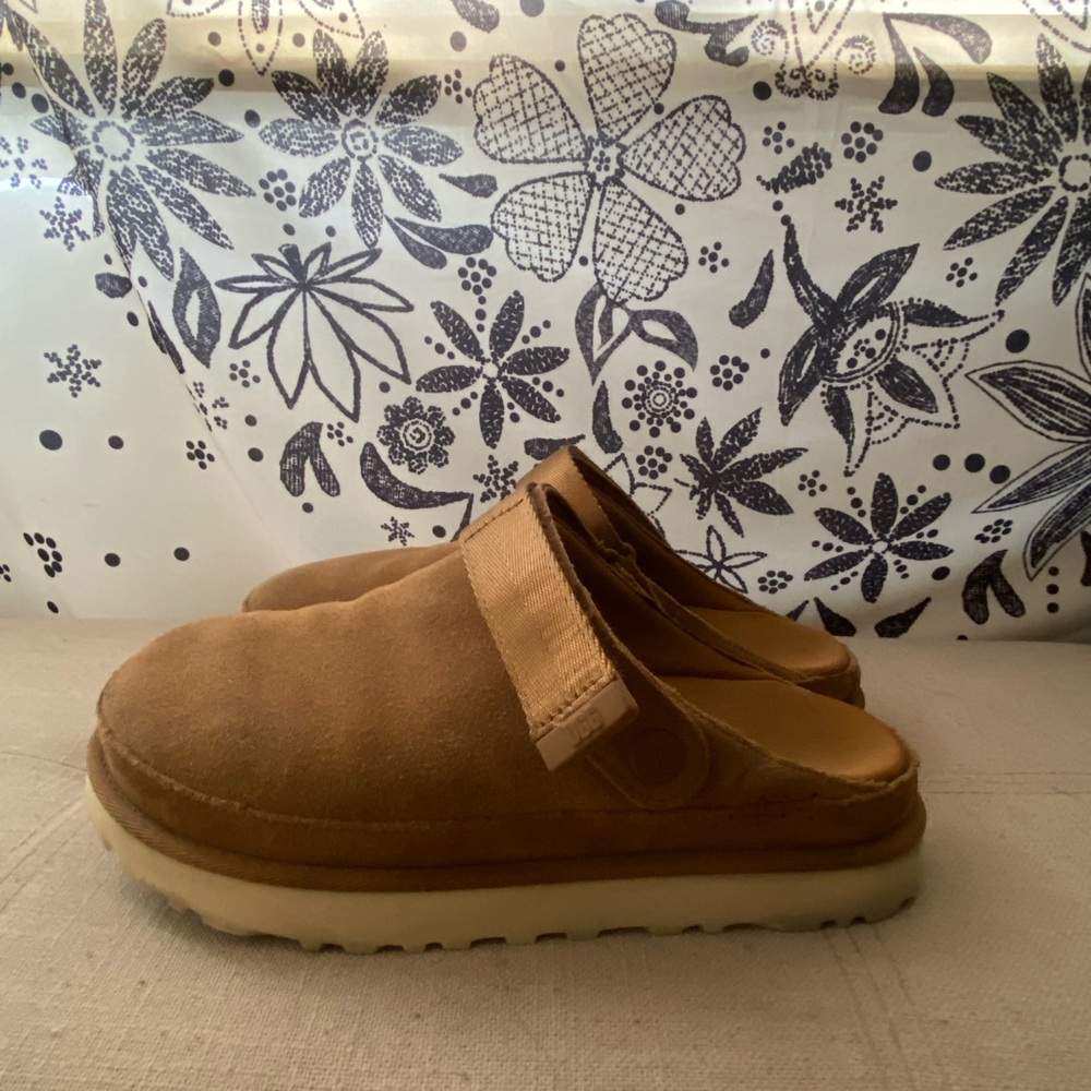 UGG Women’s Goldenstar Clog